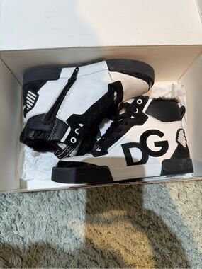Dolce & Gabbana Kids High-Top Sneakers in White and Black